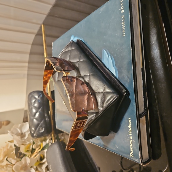 Vintage Chanel GOLD Rimless Frame w/Crystal LOGO Brown Sunglasses- nowhere - Picture 2 of 12